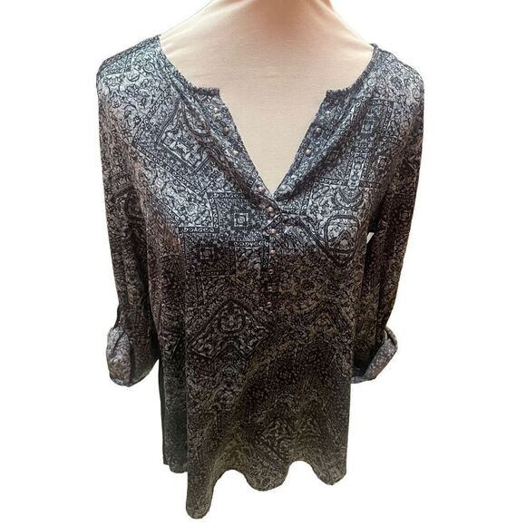 Rock & Republic Gray & Black Long Sleeve Geometric Design High/Low V-Neck Tunic/ - Picture 11 of 16